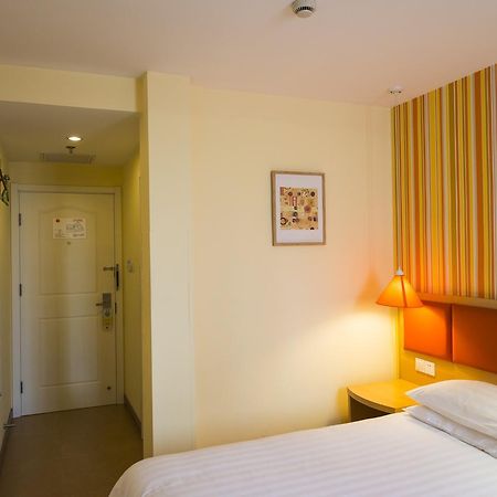 Home Inn Shanghai Century Park ภายนอก รูปภาพ