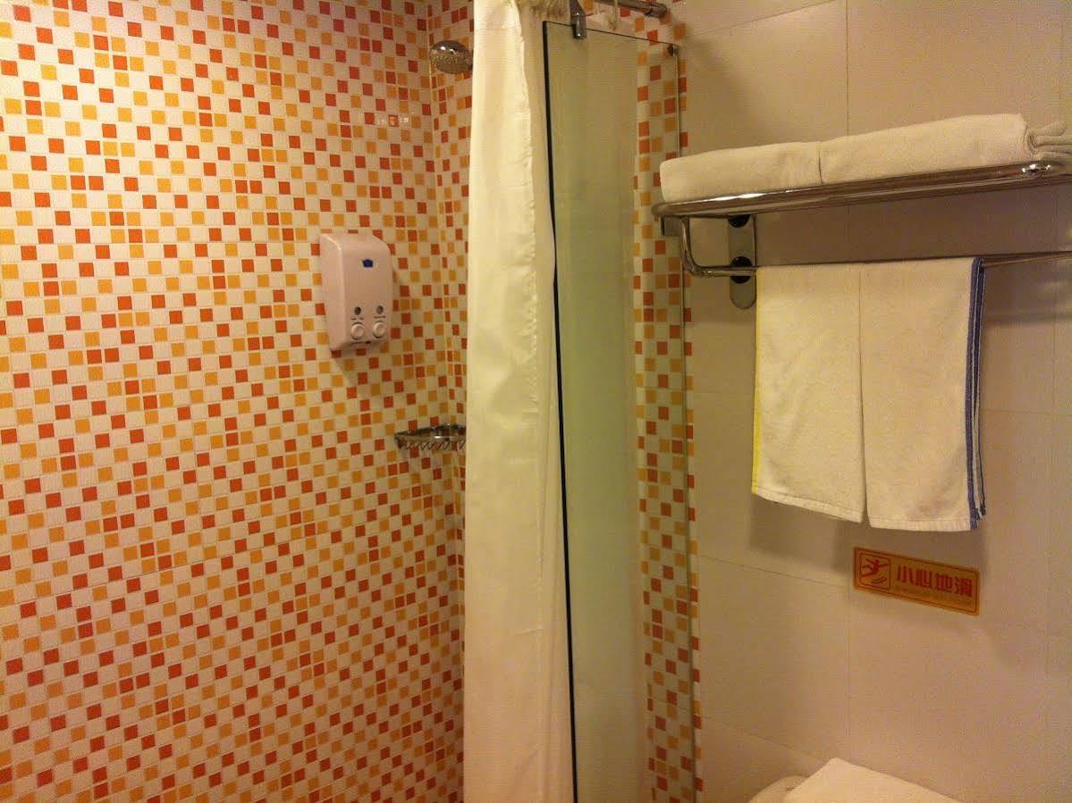 Home Inn Shanghai Century Park ภายนอก รูปภาพ