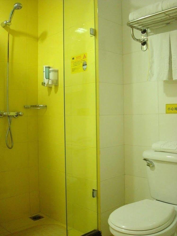 Home Inn Shanghai Century Park ภายนอก รูปภาพ