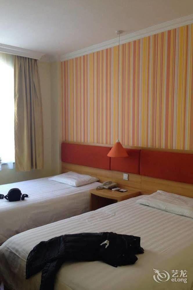 Home Inn Shanghai Century Park ภายนอก รูปภาพ