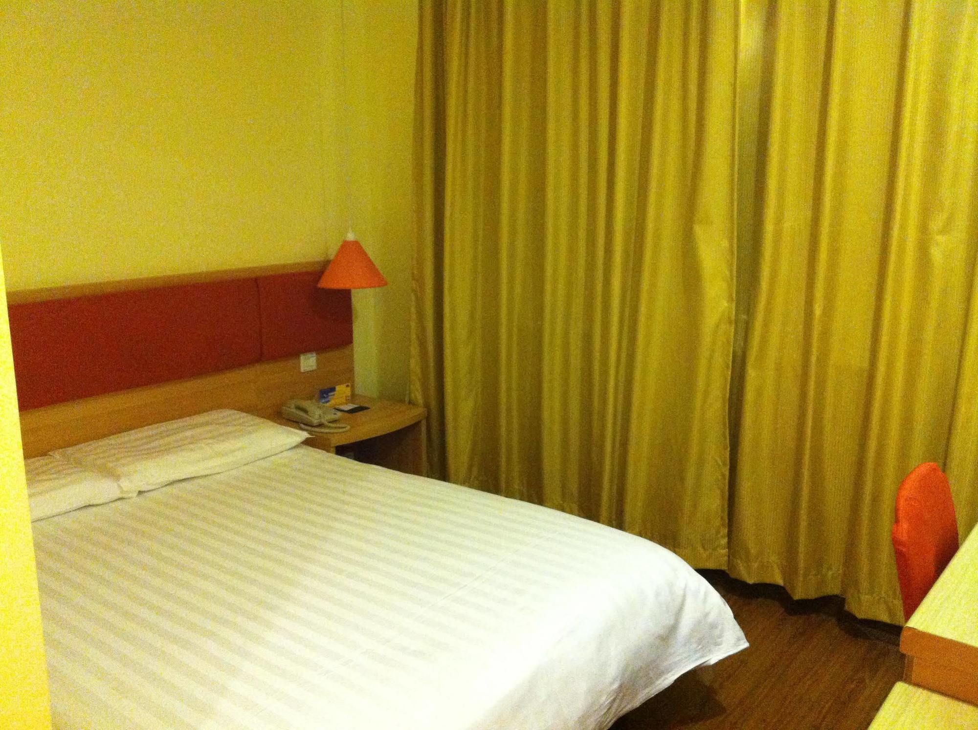 Home Inn Shanghai Century Park ภายนอก รูปภาพ